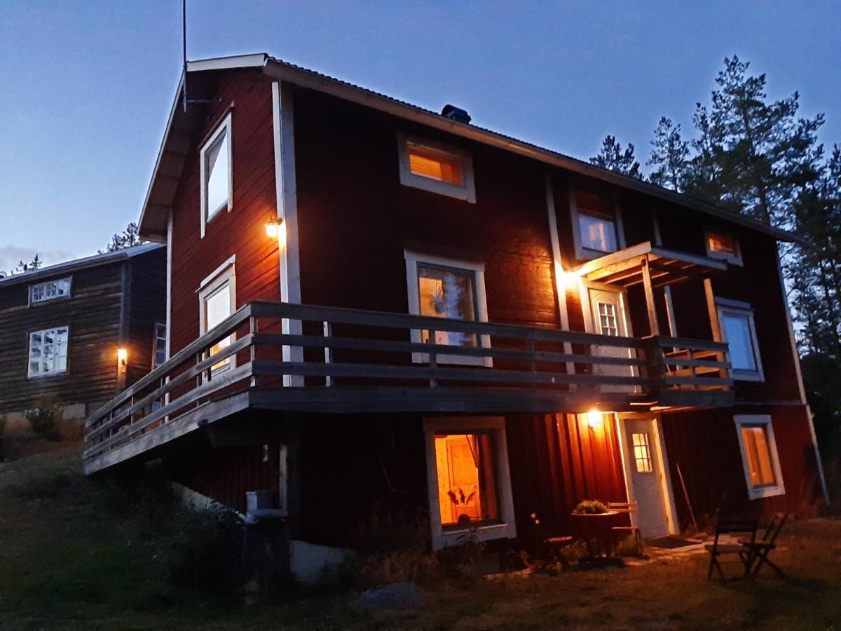 Kalix Riverside Inn, Farm Timbering 외부 사진