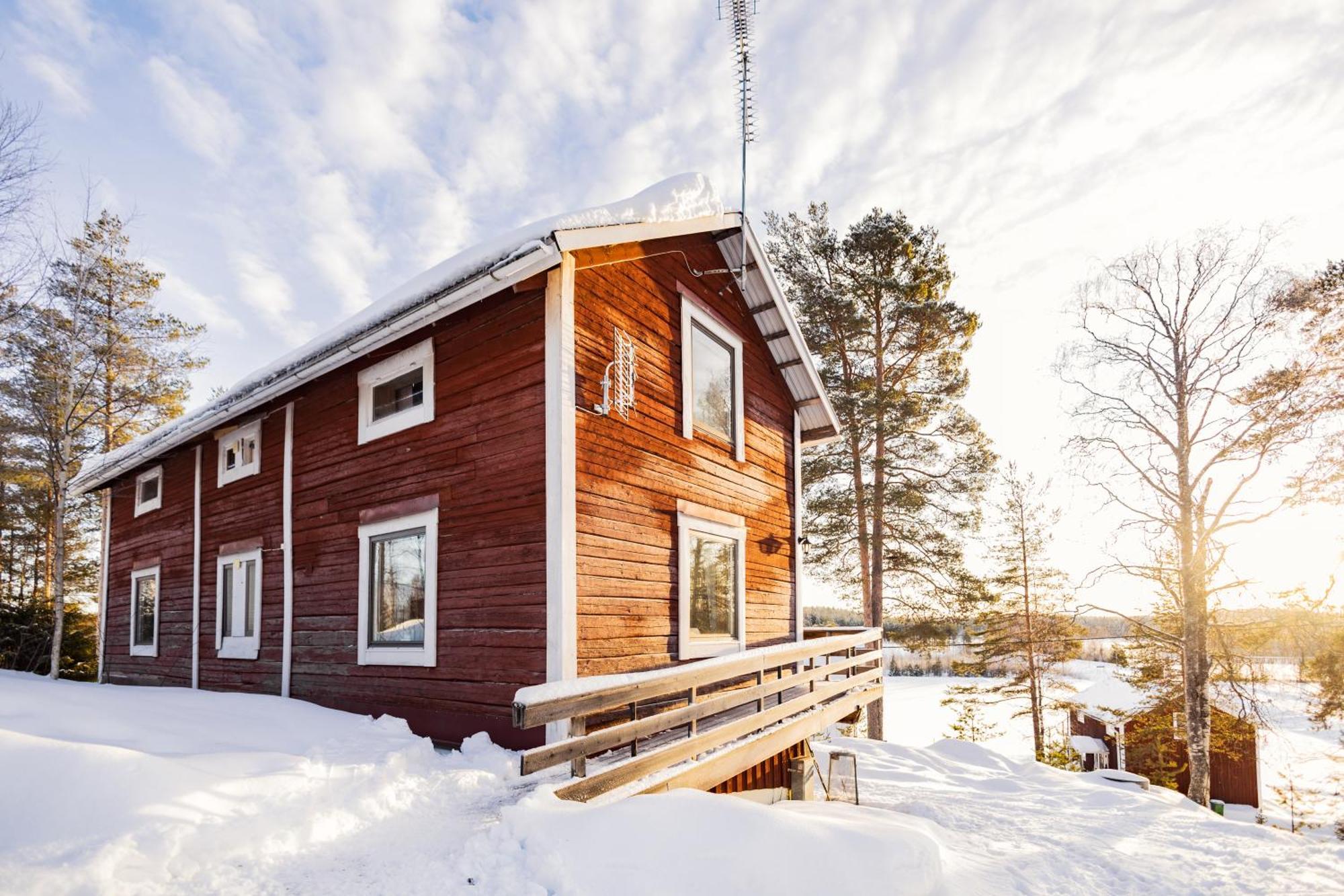 Kalix Riverside Inn, Farm Timbering 외부 사진
